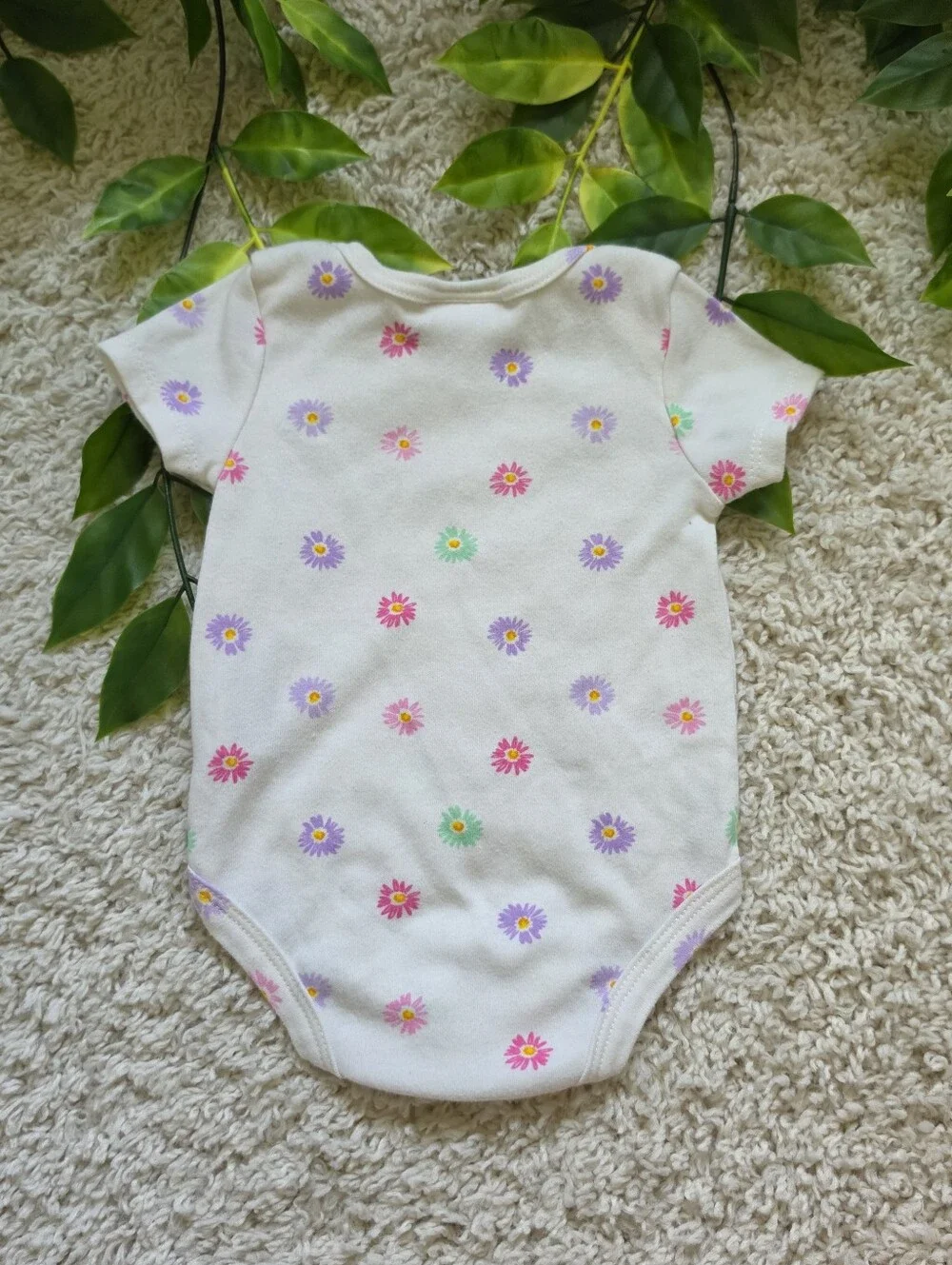 Baby Girl Daisy Onesie (6-9 Months)